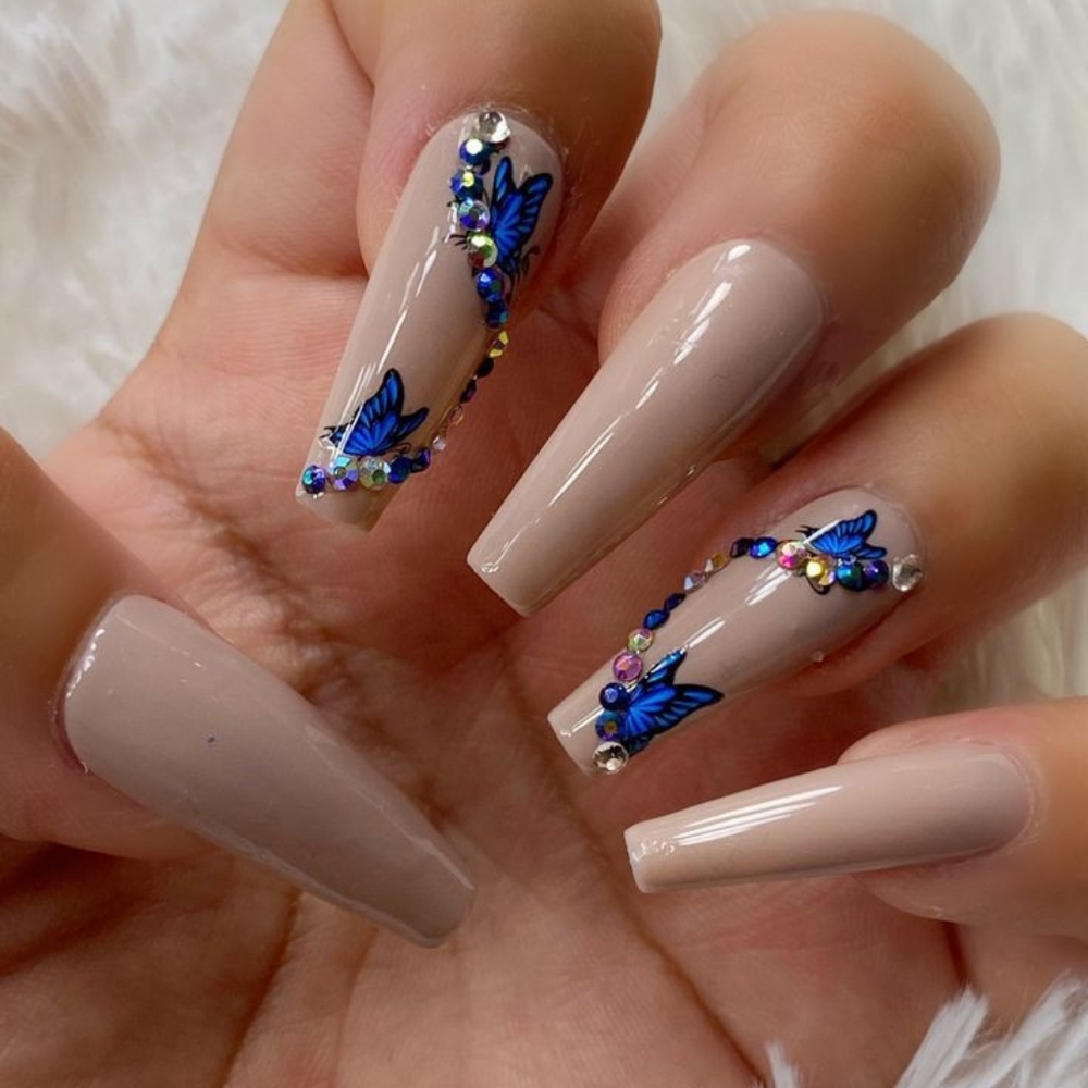 Press on nails